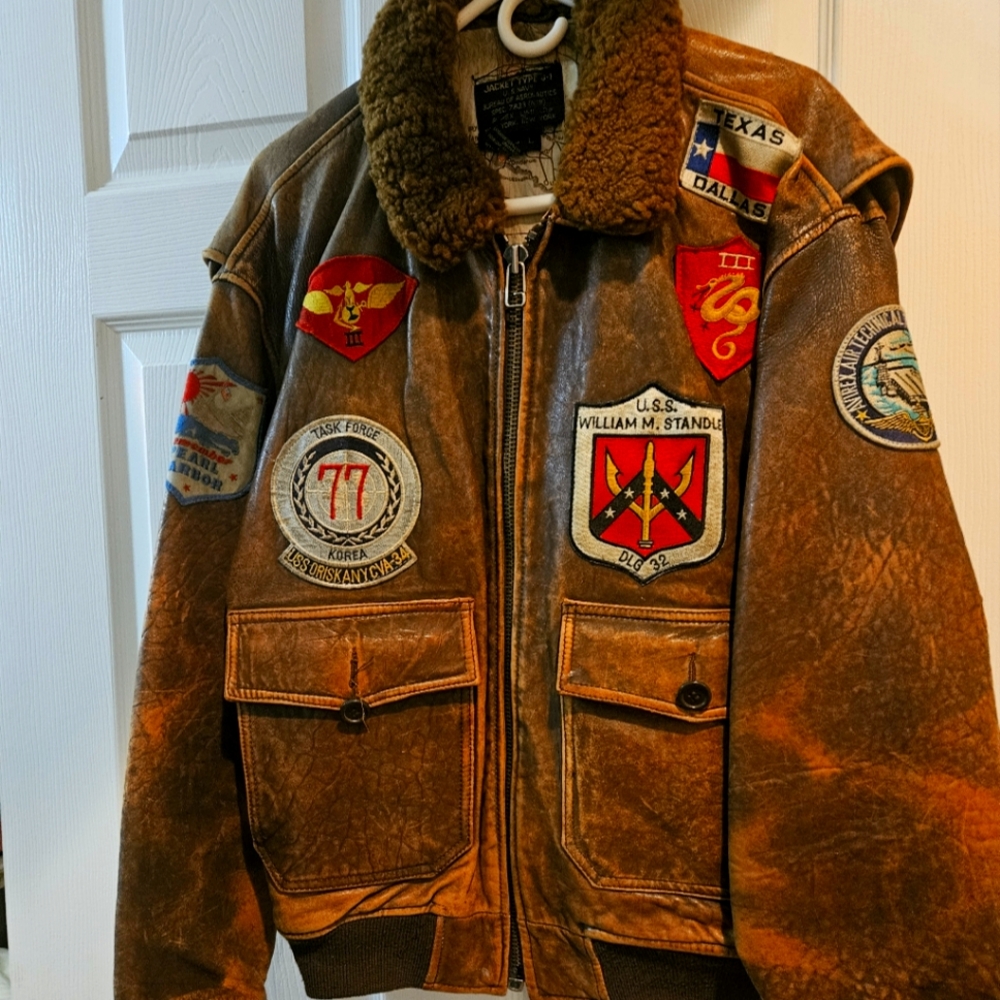 AVIREX MENS LEATHER JACKET STYLE G-1 Brown With a Brown Sherling Collar.